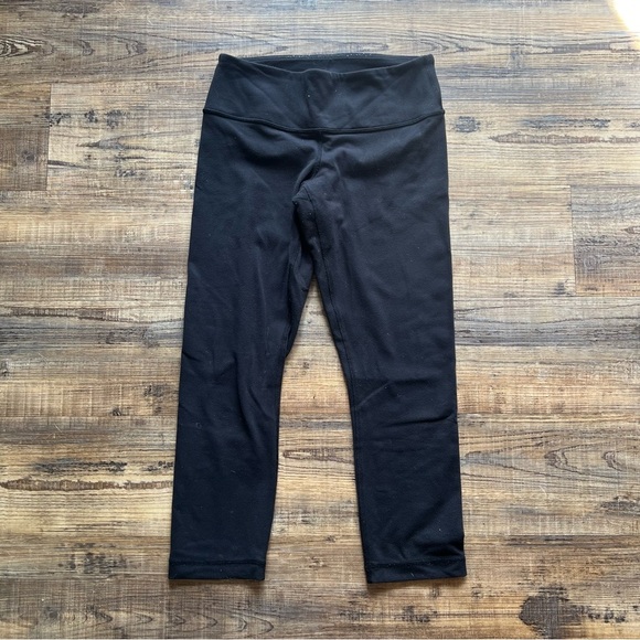 Lululemon Women's Black Cropped Leggings Size 4 GUC - Picture 2 of 9
